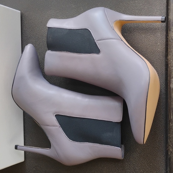 Neiman Marcus Palazzi Light Gray Leather Heeled Boots Size 7.5 Like New - Picture 5 of 7